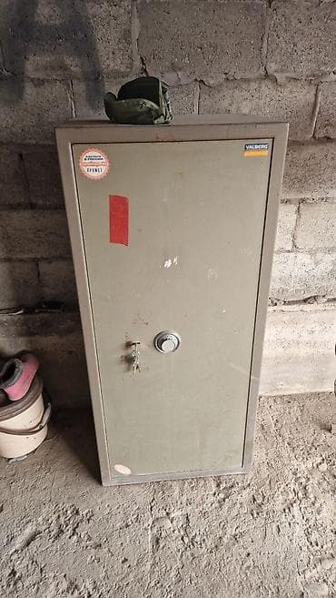 Стулья, табуретки: СЕЙФЫ. !!! Огнестойкий взломостойкий, цена: договорная. У нас — 10