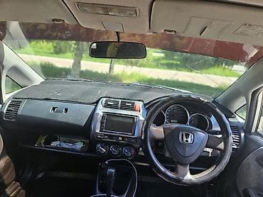Honda: Honda Fit: 2004 г., 1.5 л, Вариатор, Хэтчбэк — 5