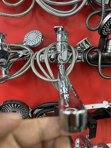 Смесители для ванны и душа: Смеситель для ванны и душа, Ручной душ, Установка: Наружный монтаж, Материал: Латунь, Функции: Без функций — 1