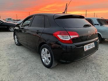 современный: Citroen C4: 2012 г., Бензин, Хэтчбэк — 3