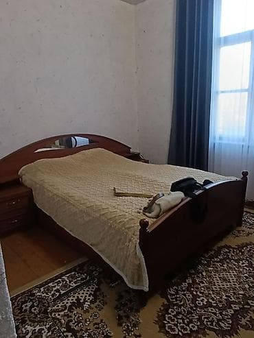 спалный двух: Кровать двуспальная с прикроватными тумбами - Размер спального места — 1
