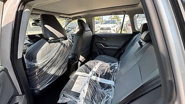 byd e2 2023: Toyota Wildlander: 2026 г., 2 л, Автомат, Бензин, Внедорожник — 4