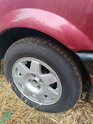 Унаа: Volkswagen Passat: 1994 г., 1.8 л, Кол менен иштөөчү, Бензин, Седан — 4