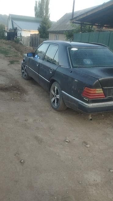 Транспорт: Mercedes-Benz W124: 1992 г., Седан — 2