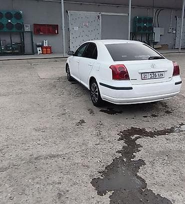 Унаа: Toyota Avensis: 2003 г., 2 л, Кол менен иштөөчү, Дизель, Седан — 2