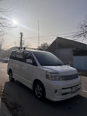sv 40: Toyota Voxy: 2005 г., 2 л, Автомат, Бензин, Минивэн — 2