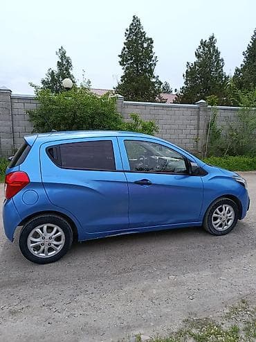 шевроле трекер: Chevrolet Spark: 2017 г., 1 л, Автомат, Бензин, Хэтчбэк — 2