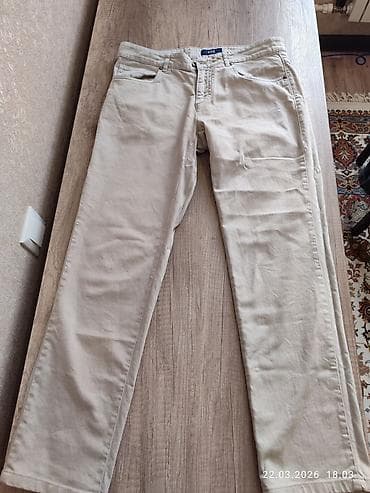 Футболкалар: Мужские брюки-чинос UKI, бежевый цвет. - Классическая посадка на — 1