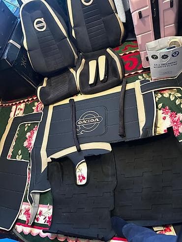 полик вольво: Комплект аксессуаров для салона грузовика Volvo. Состав: - Чехлы на — 4