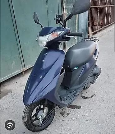 Скутеры: Макси-скутер Suzuki, 80 куб. см, Бензин, Б/у — 1