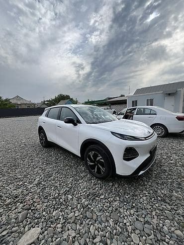 жугули 06: Changan Qiyuan Q05: 2026 г., Робот, Электромобиль, Кроссовер — 3