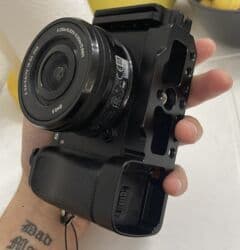 6 d: Беззеркальная камера Sony A6300 с кит-объективом E PZ 16–50mm F3.5–5.6 — 2