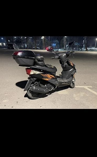 motor cycle: Тип скутера 125 куб. см, Бензин — 3