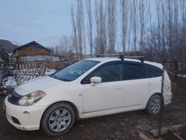 чехии: Honda Stream: 2004 г., 2 л, Автомат, Бензин, Универсал — 4