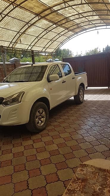 Продажа авто: Isuzu D-Max: 2019 г., 0.3 л, Механика, Дизель, Пикап — 2