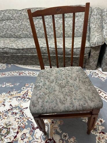 Офис эмереги: Продаю диван и кресло и 6 стульев за 8000, звонить — 3