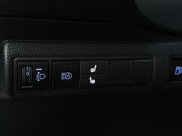 byd e2 2021: Toyota Corolla: 2021 г., 1.8 л, Вариатор, Гибрид, Седан — 8