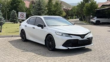 солид: Toyota Camry: 2018 г., Седан — 3