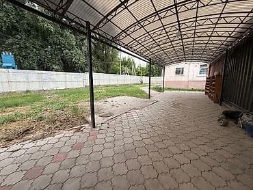с большим участком: Продается частный дом с участком 8,5 соток. Основные характеристики — 4