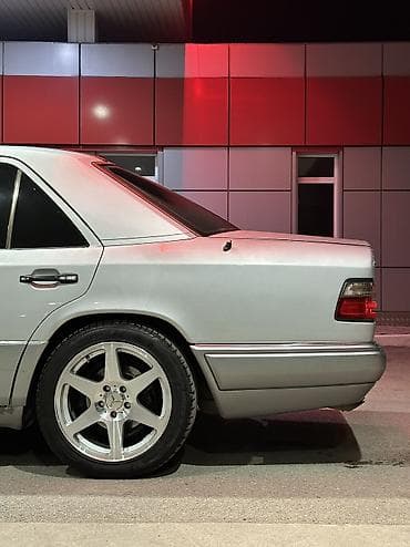 мерседес 1824: Mercedes-Benz E-Class: 1993 г., 3.2 л, Автомат, Бензин, Седан — 4