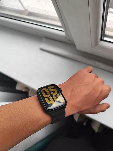 Смарт-часы с прямоугольным сенсорным экраном и черным силиконовым — 2