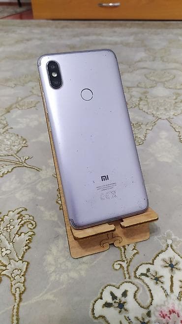 Redmi, Redmi S2, Б/у, 32 ГБ, цвет - Белый, 2 SIM — 2