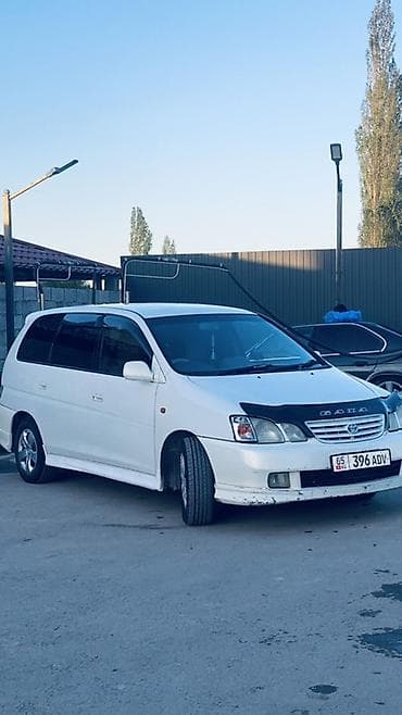 lada 2101: Toyota Gaia: 2000 г., 2 л, Автомат, Бензин, Минивэн — 3