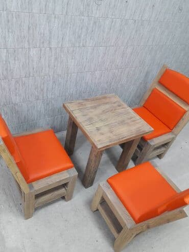 Посуда и кухонный инвентарь: Продаю мебель для кафе, бара, кофейни. Дуб, массив. Состояние новой — 4