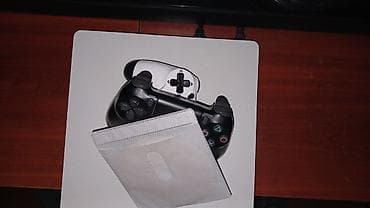 Игровая консоль Sony PlayStation 4 Slim (белая) с двумя беспроводными