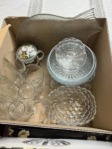 Идиш-аяк: Отдам за 800 все 
Набор стеклянной посуды и хрусталя в коробках — 2