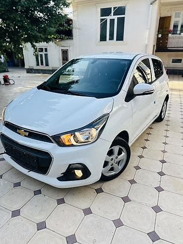 Chevrolet Spark: 2017 г., 1 л, Вариатор, Бензин, Хэтчбэк