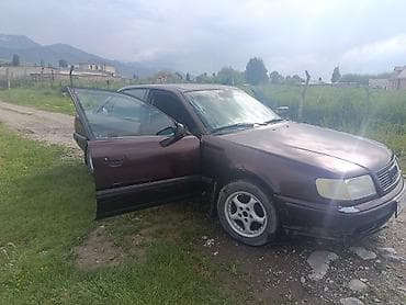 авто сатуу: Audi 100: 1992 г., 2.3 л, Кол менен иштөөчү, Бензин, Седан — 4