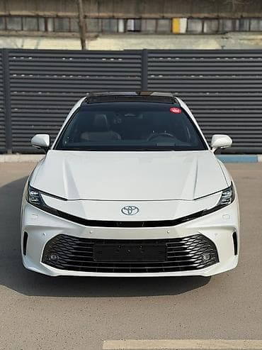Toyota Camry: 2025 г., Автомат, Гибрид, Седан — 9