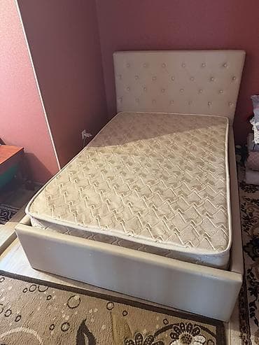 Двуспальная кровать, С мягким изголовьем, длина - 200 см