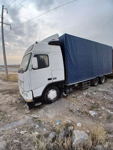 домик вагон: Тягач, Volvo, 2002 г., Тентованный — 4