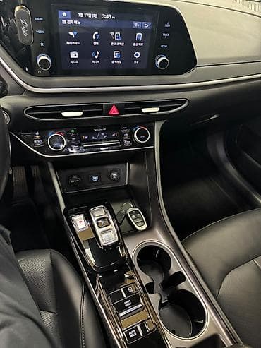 hyundai kona: Hyundai Sonata: 2022 г., 2 л, Автомат, Гибрид, Кроссовер — 3