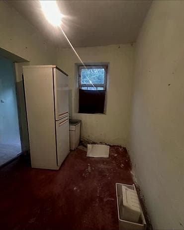 Кыймылсыз мүлк: 🏡 Продается дом в центре Сокулука! ✨ Характеристики: ▪️ Участок — 5 — 4