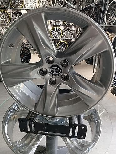 Литые Диски R 19 Toyota, отверстий - 5