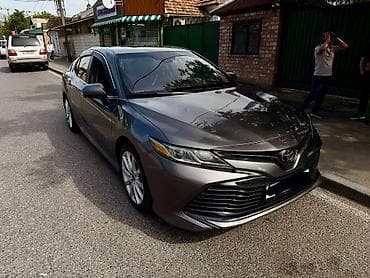 Toyota Camry: 2018 г., 2.5 л, Автомат, Бензин, Седан