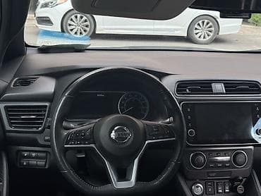 byd e7: Nissan Leaf: 2018 г., Автомат, Электромобиль, Хэтчбэк — 2