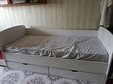 used bed: Односпальная кровать, Б/у, С матрасом, длина - 180 см — 1