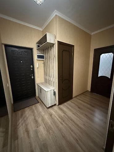 76: 1 комната, 42 м², 12 мкр 106 серия улучшенная, 3 этаж, Евроремонт — 5