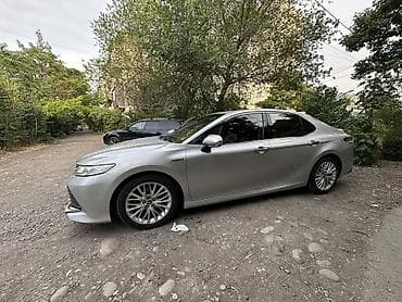 volvo fl: Toyota Camry: 2019 г., Автомат, Гибрид, Седан — 3