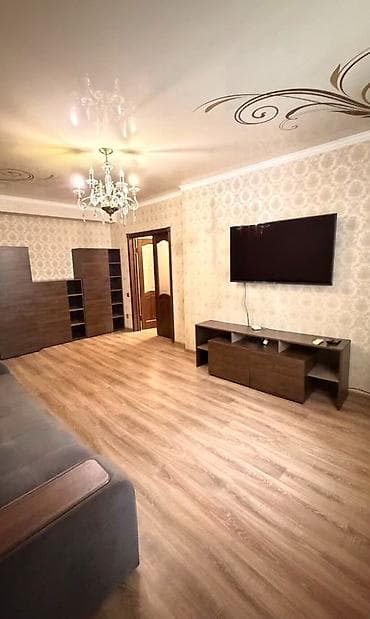 osh flat: 3 комнаты, Цум Агентство недвижимости, Без подселения, от 6 месяцев, С мебелью — 4
