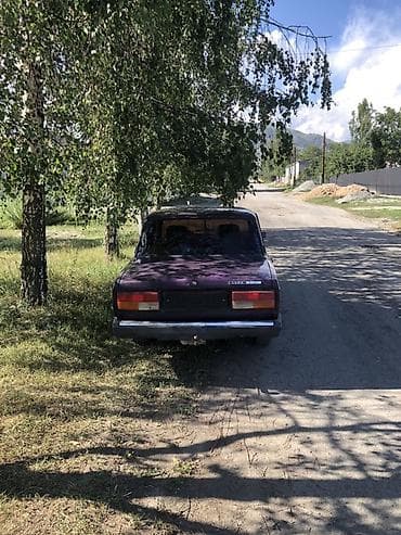 радар авто: ВАЗ (ЛАДА) 2107: 2004 г., 1.6 л, Кол менен иштөөчү, Бензин, Седан — 3