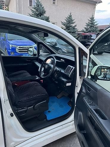 inspire 2004: Honda Stepwgn: 2010 г., 2 л, Автомат, Бензин, Минивэн — 4