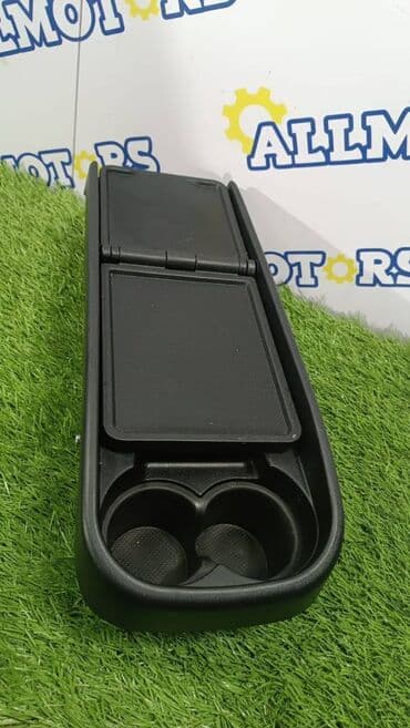 меняю доплатой мне: Nissan Pathfinder, v-4.0 2011 год подстаканник — 1