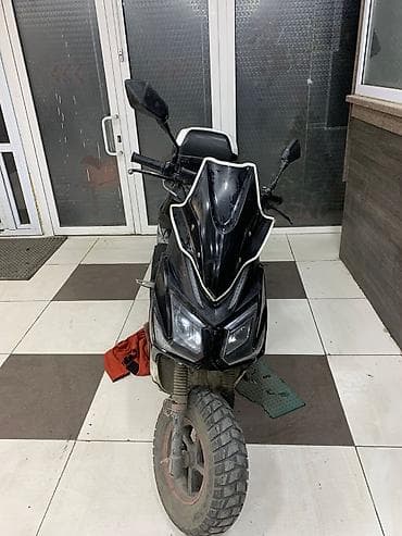 Скутеры: Скутер (бензиновый), городской/полугородской класс. Особенности: - — 2