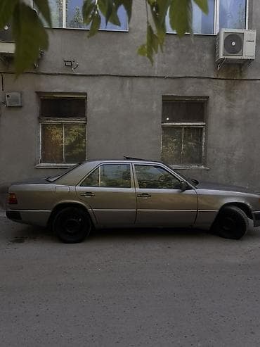 машина сена: Mercedes-Benz E-Class: 1990 г., 2.3 л, Механика, Бензин, Седан — 5