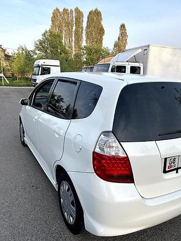 type r: Honda Fit: 2001 г., 1.3 л, Автомат, Бензин, Хэтчбэк — 2